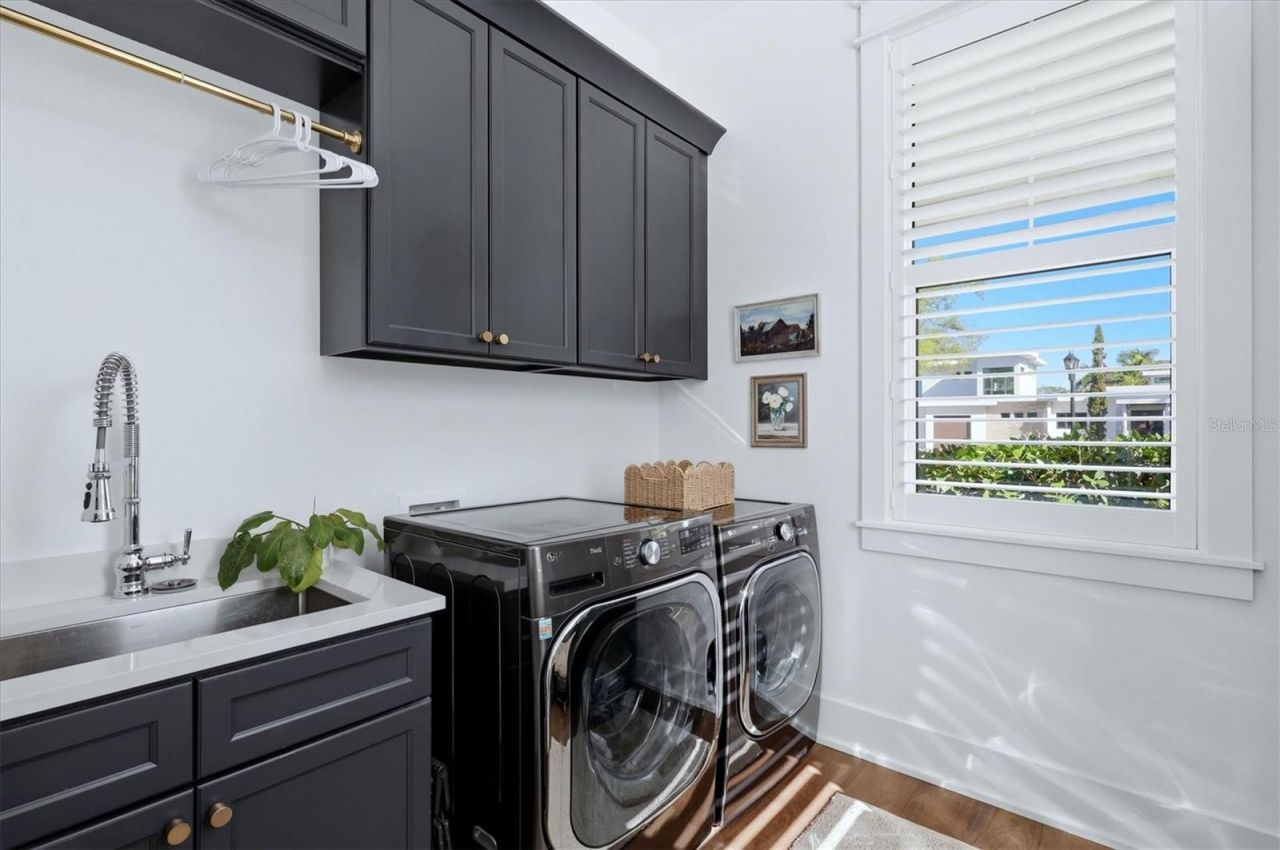 1686 North Drive, Sarasota, FL 34239 Photo