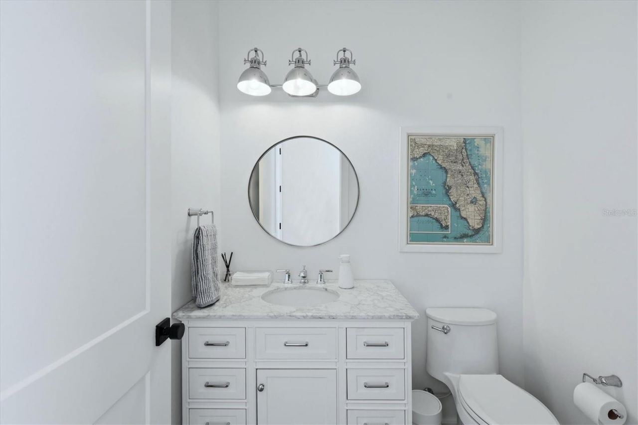 1686 North Drive, Sarasota, FL 34239 Photo