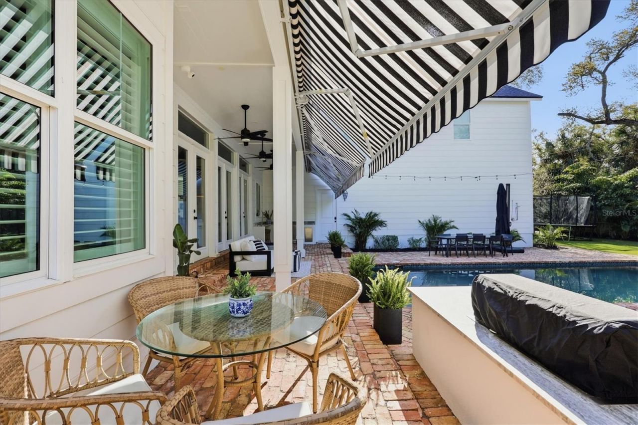 1686 North Drive, Sarasota, FL 34239 Photo