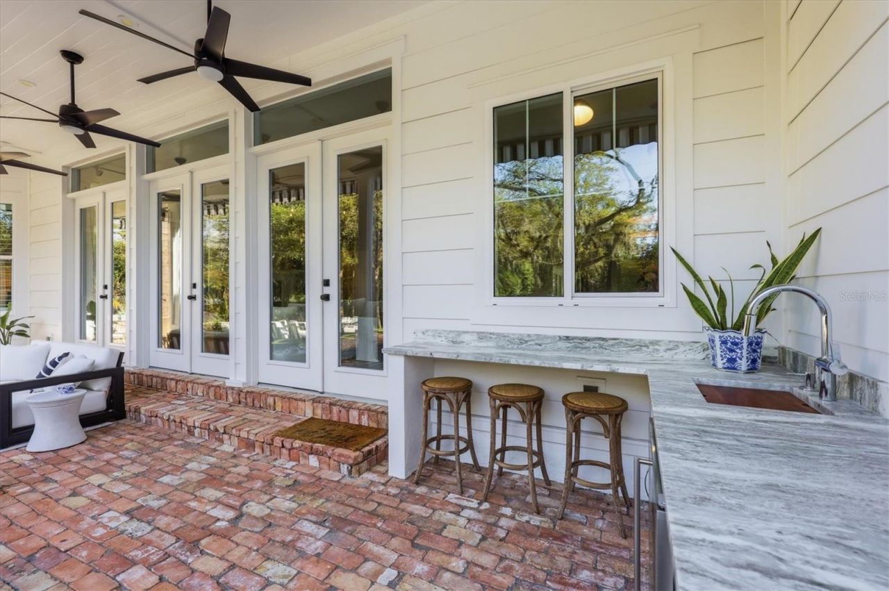 1686 North Drive, Sarasota, FL 34239 Photo