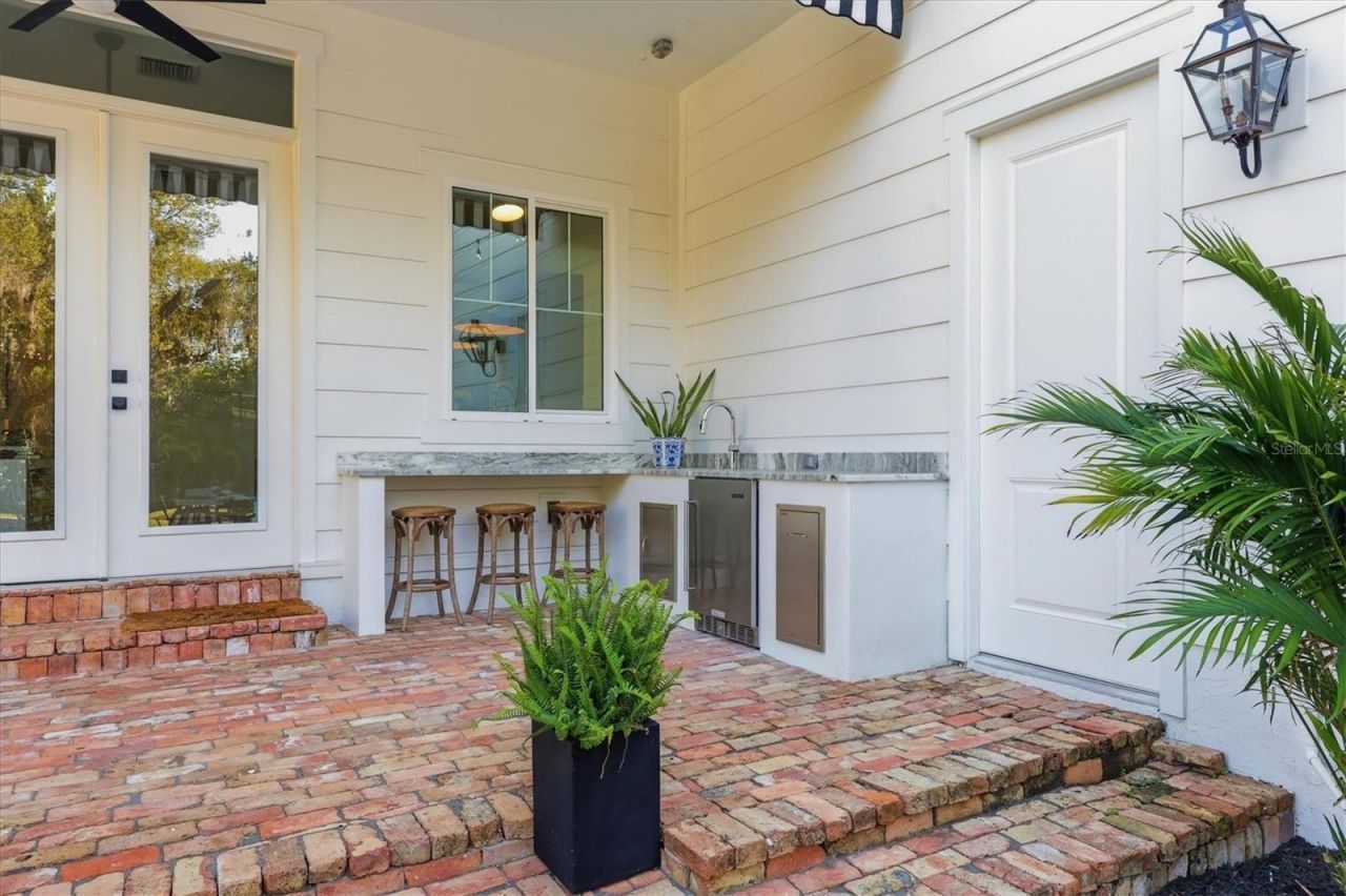 1686 North Drive, Sarasota, FL 34239 Photo