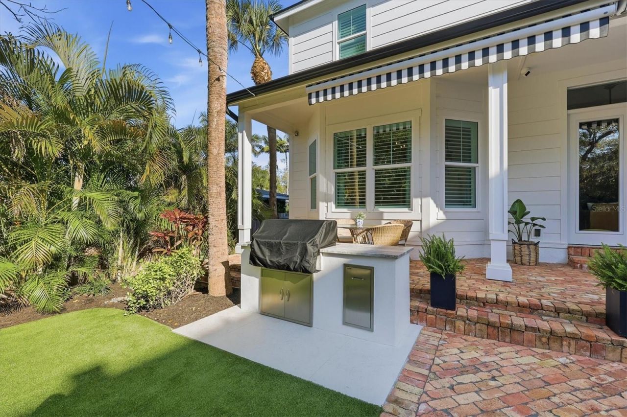 1686 North Drive, Sarasota, FL 34239 Photo