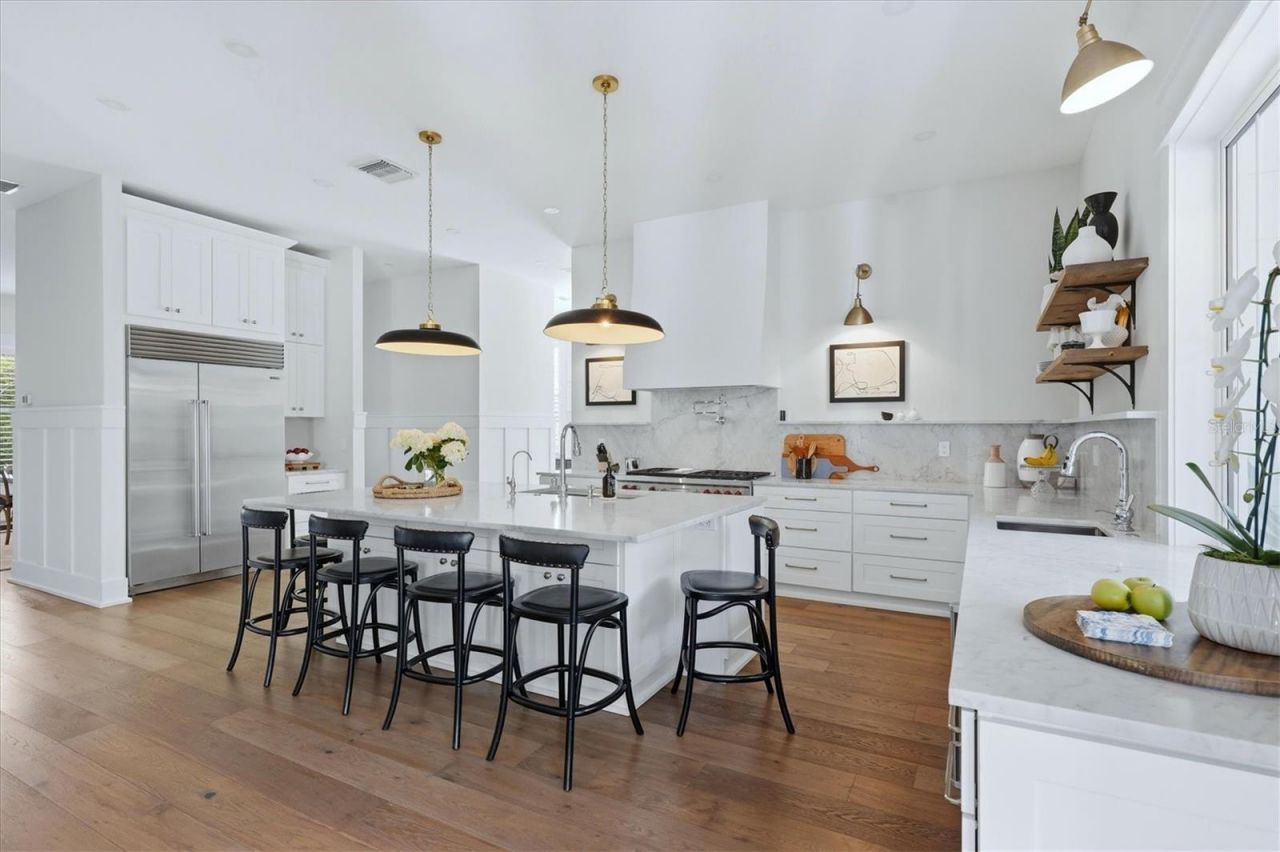 1686 North Drive, Sarasota, FL 34239 Photo