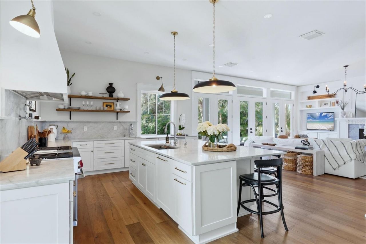 1686 North Drive, Sarasota, FL 34239 Photo