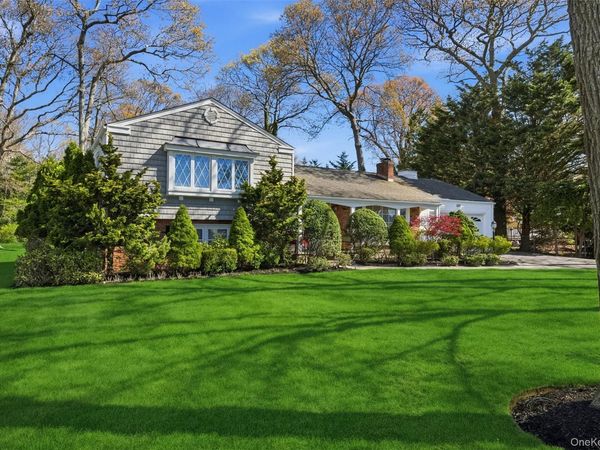83 Woodlawn Avenue, East Moriches, NY 11940