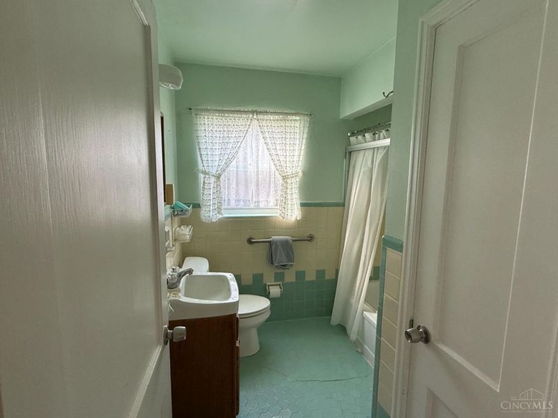 7866 Bitteroot Lane, Cincinnati, OH 45224 Photo 8