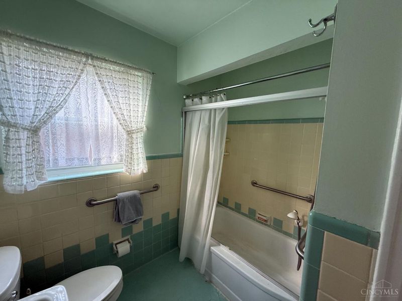 7866 Bitteroot Lane, Cincinnati, OH 45224 Photo 9