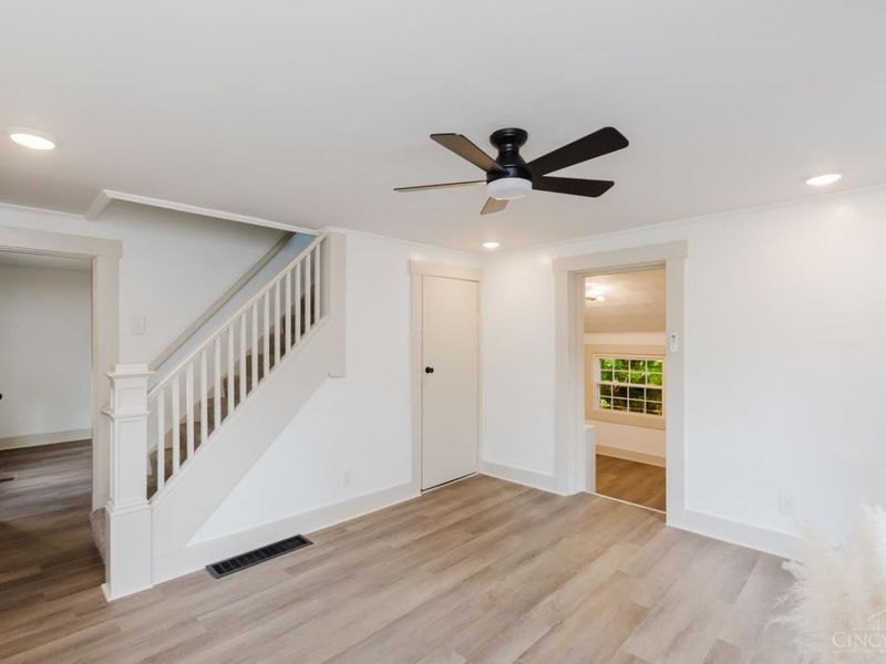 555 E Sycamore Street, Miamisburg, OH 45342 Photo 3