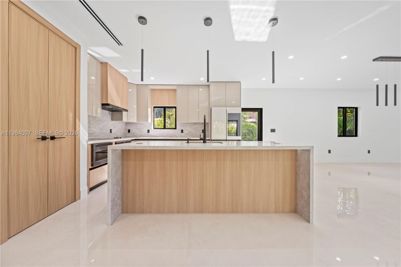 12335 Griffing Blvd , North Miami, FL 33161 Photo