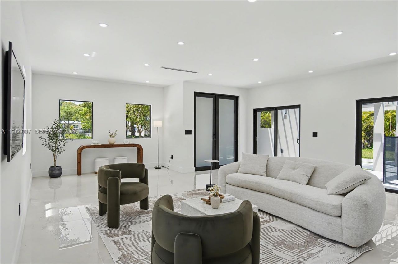 12335 Griffing Blvd, North Miami, FL 33161 Photo