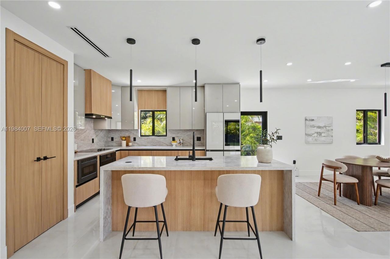 12335 Griffing Blvd, North Miami, FL 33161 Photo