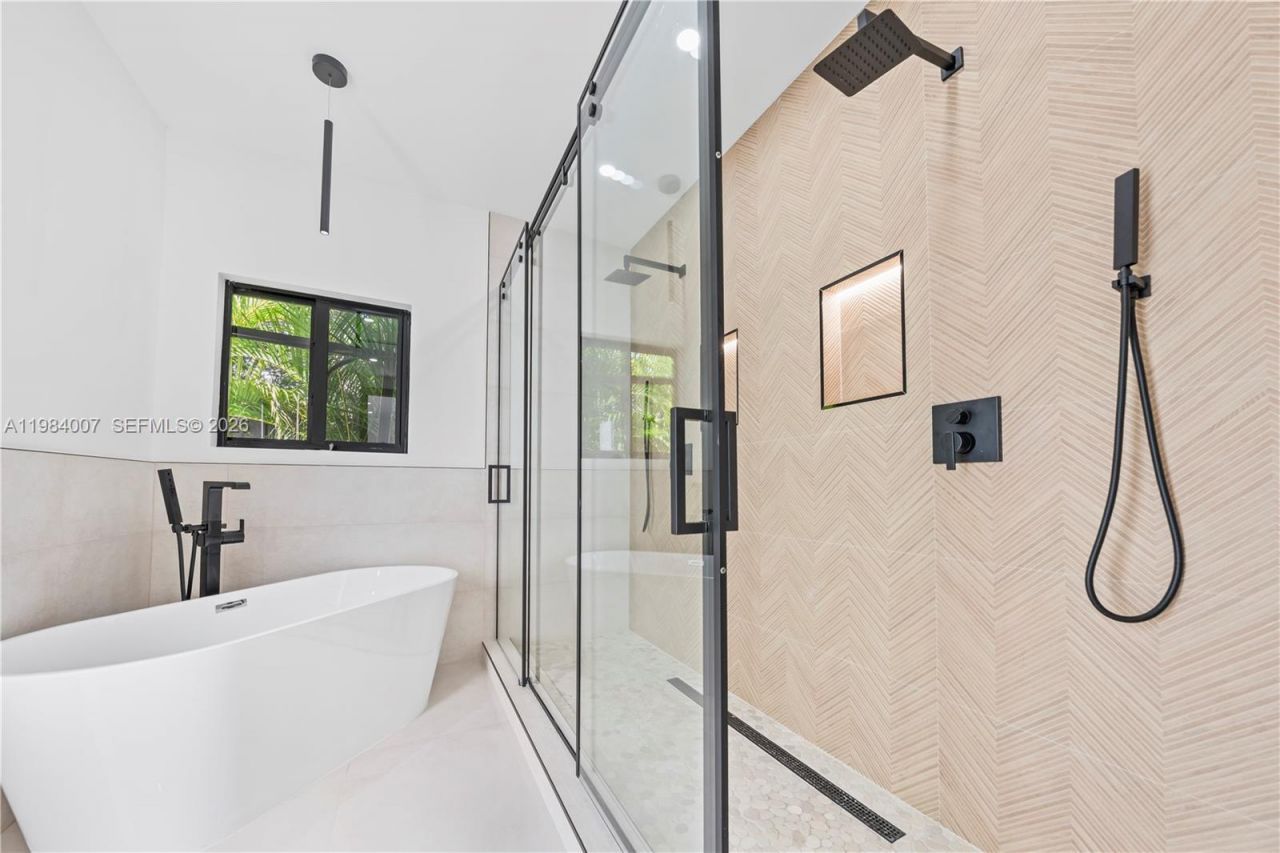 12335 Griffing Blvd , North Miami, FL 33161 Photo