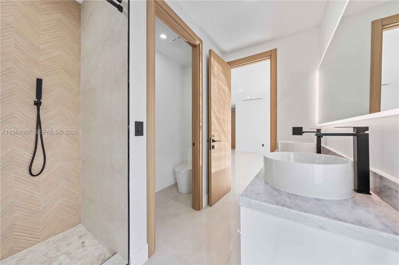 12335 Griffing Blvd , North Miami, FL 33161 Photo