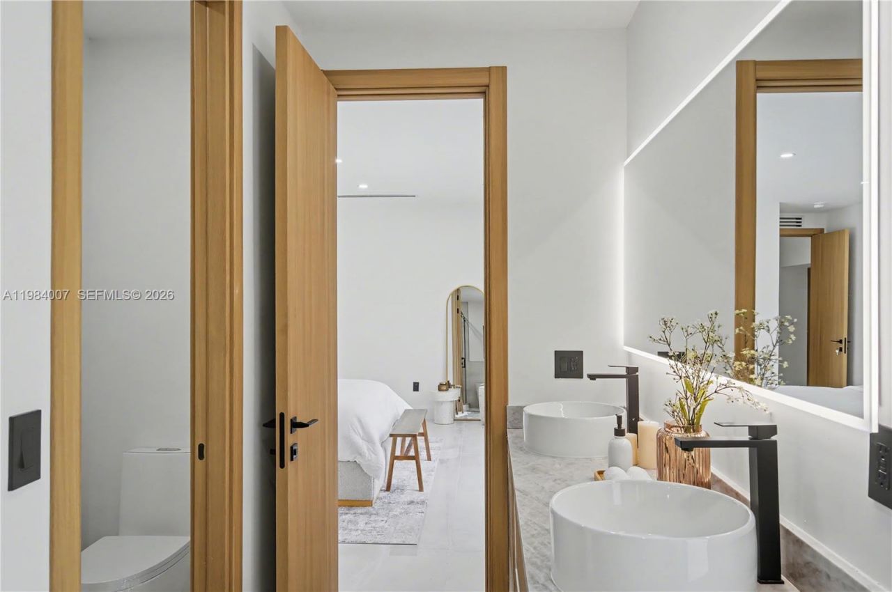 12335 Griffing Blvd, North Miami, FL 33161 Photo