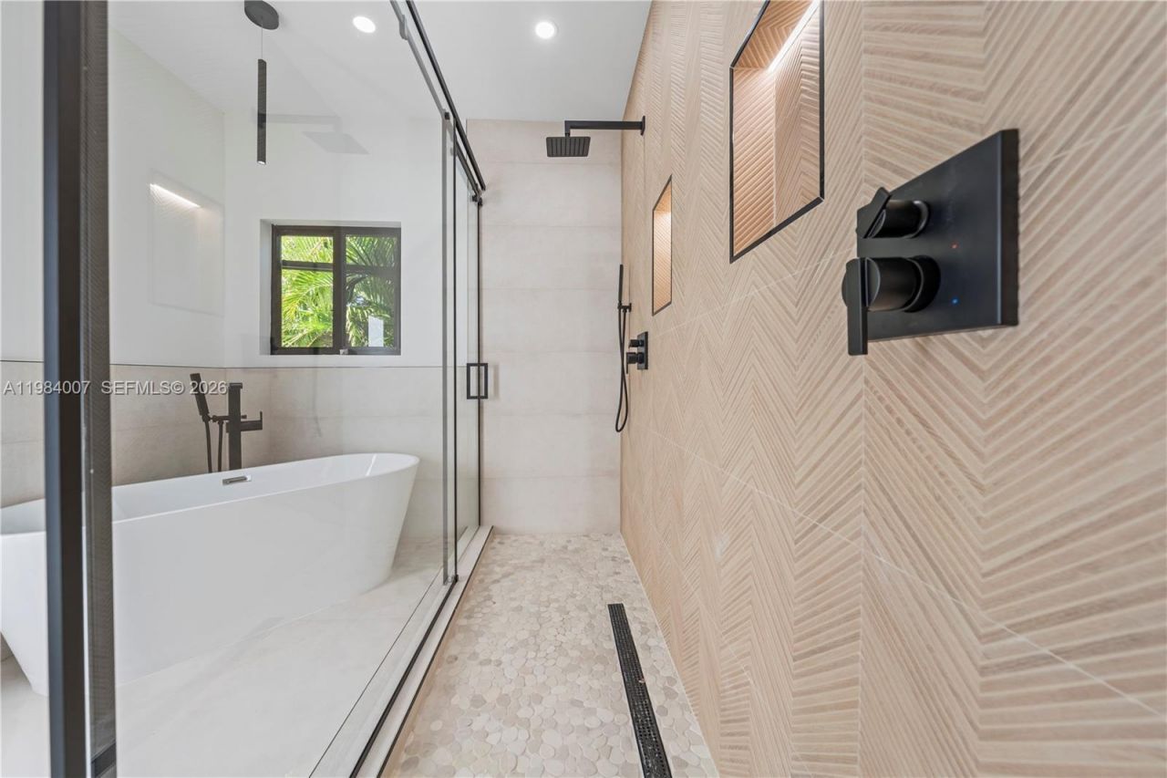 12335 Griffing Blvd, North Miami, FL 33161 Photo