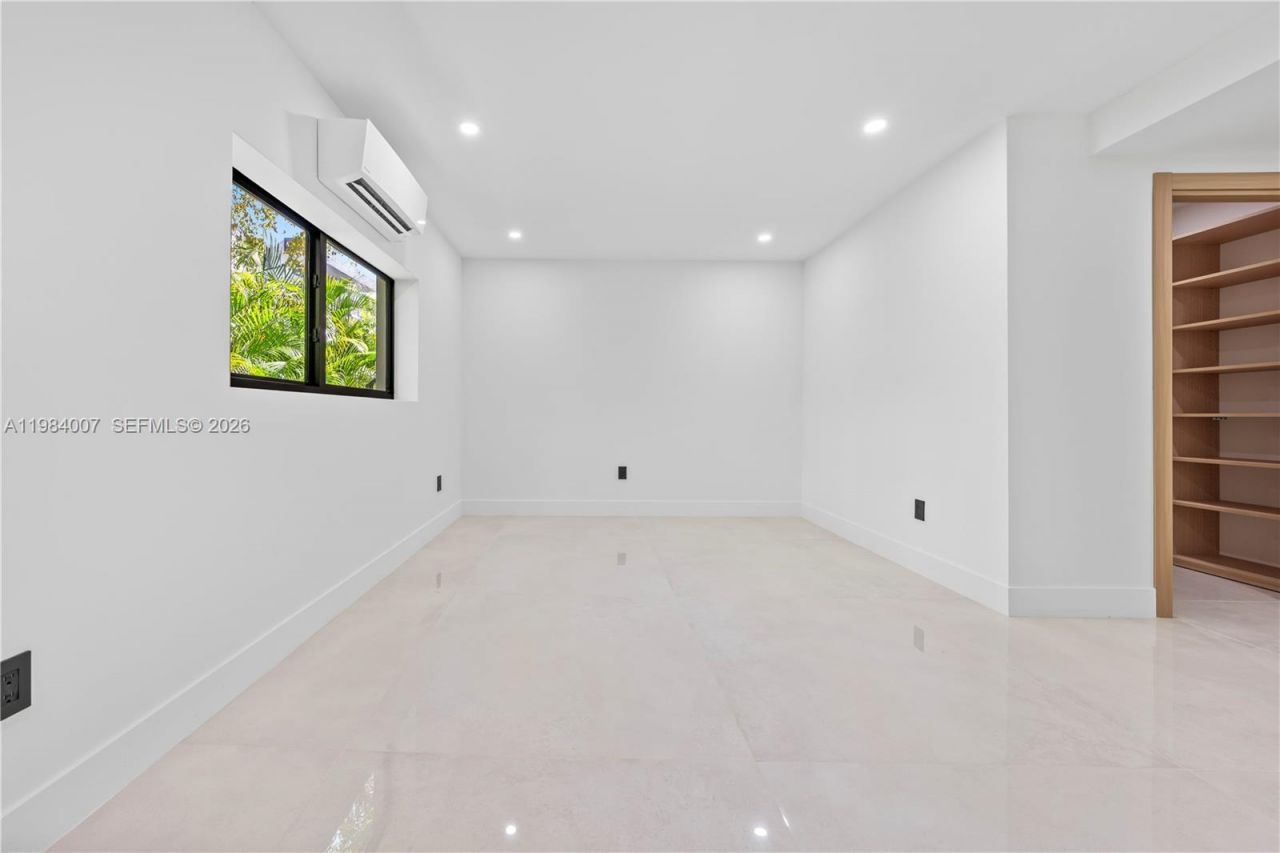 12335 Griffing Blvd , North Miami, FL 33161 Photo