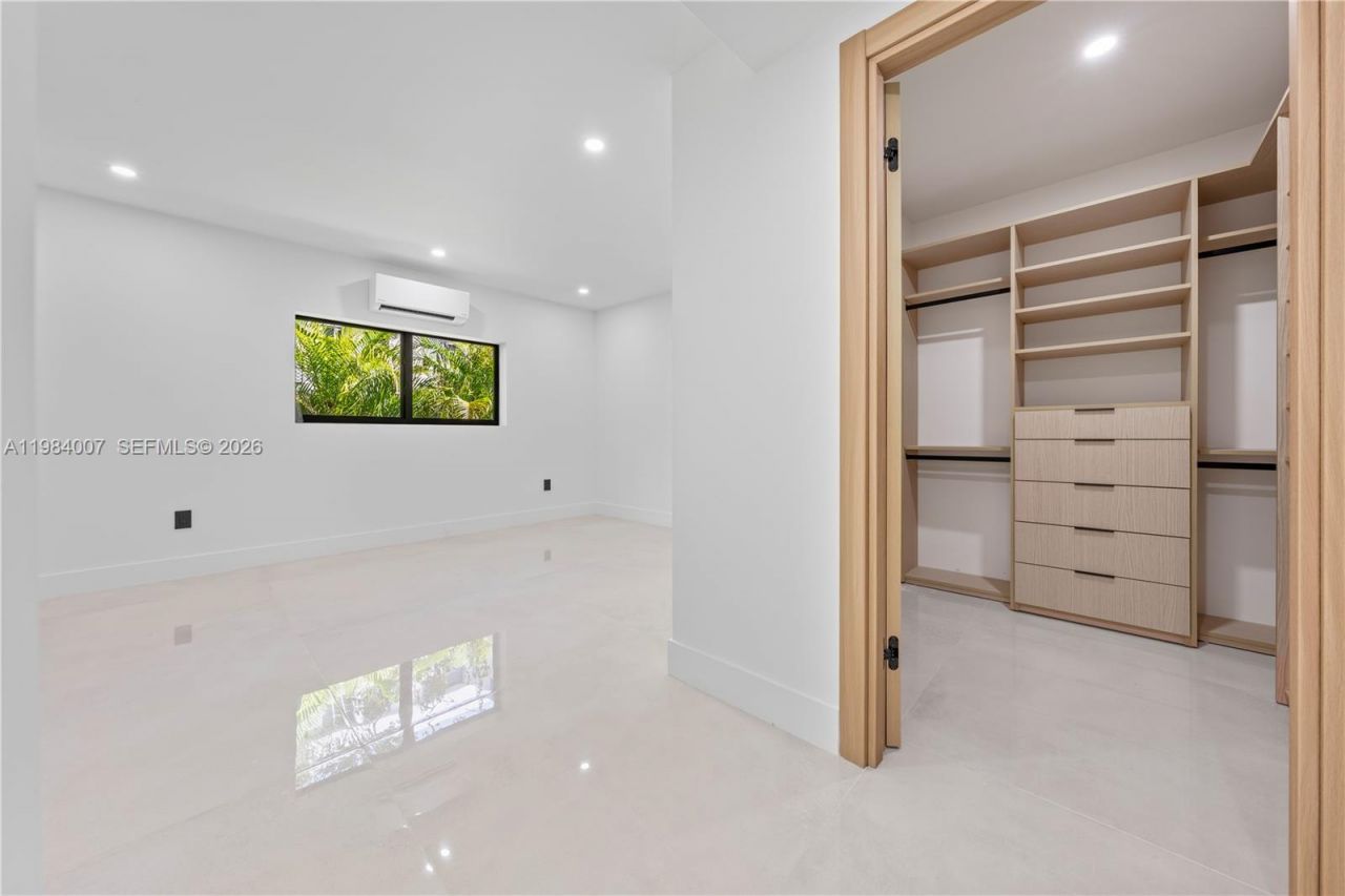 12335 Griffing Blvd , North Miami, FL 33161 Photo