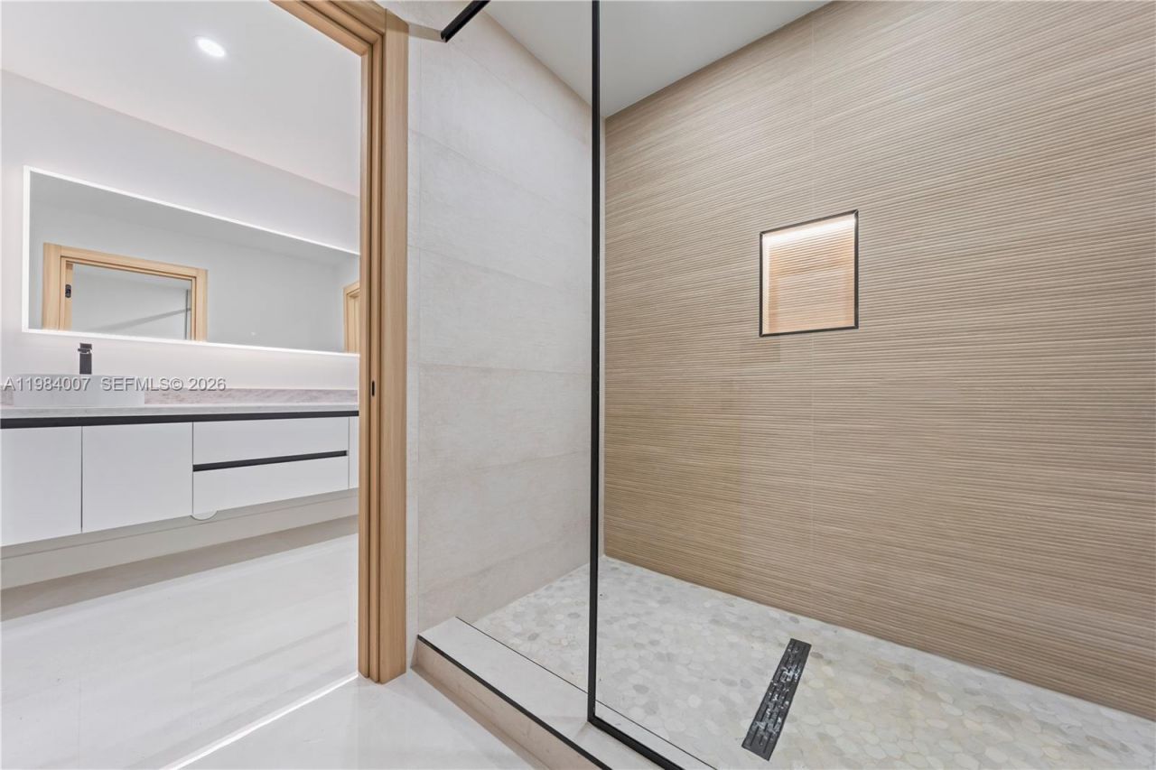 12335 Griffing Blvd, North Miami, FL 33161 Photo