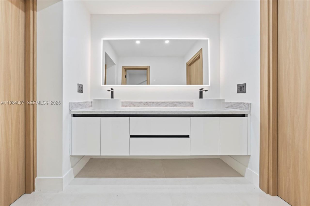 12335 Griffing Blvd, North Miami, FL 33161 Photo