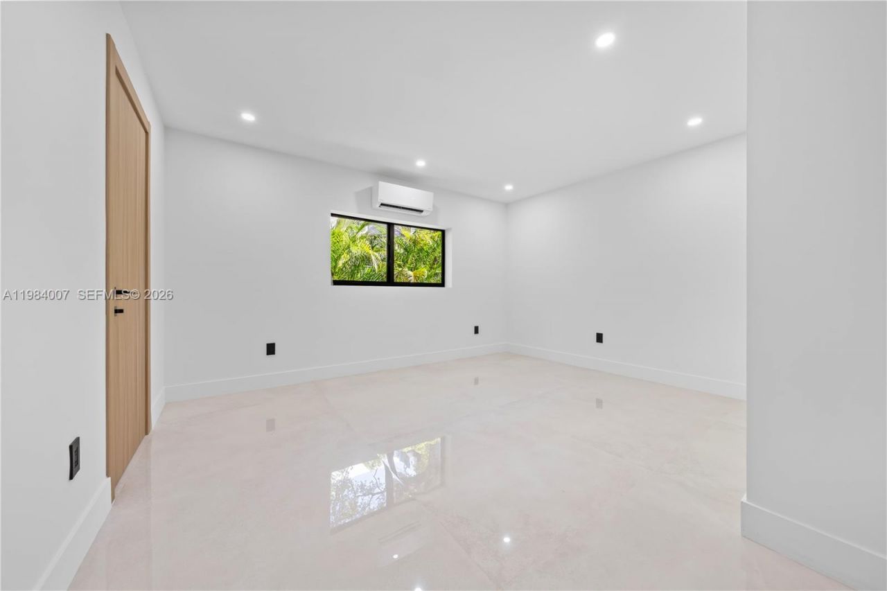 12335 Griffing Blvd, North Miami, FL 33161 Photo