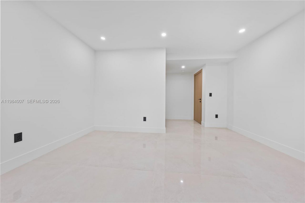 12335 Griffing Blvd, North Miami, FL 33161 Photo
