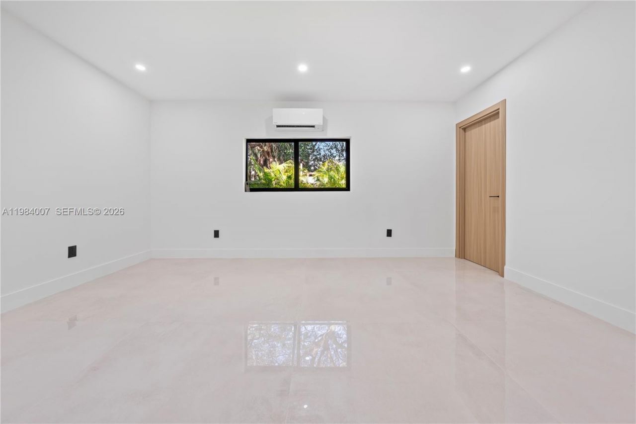12335 Griffing Blvd, North Miami, FL 33161 Photo
