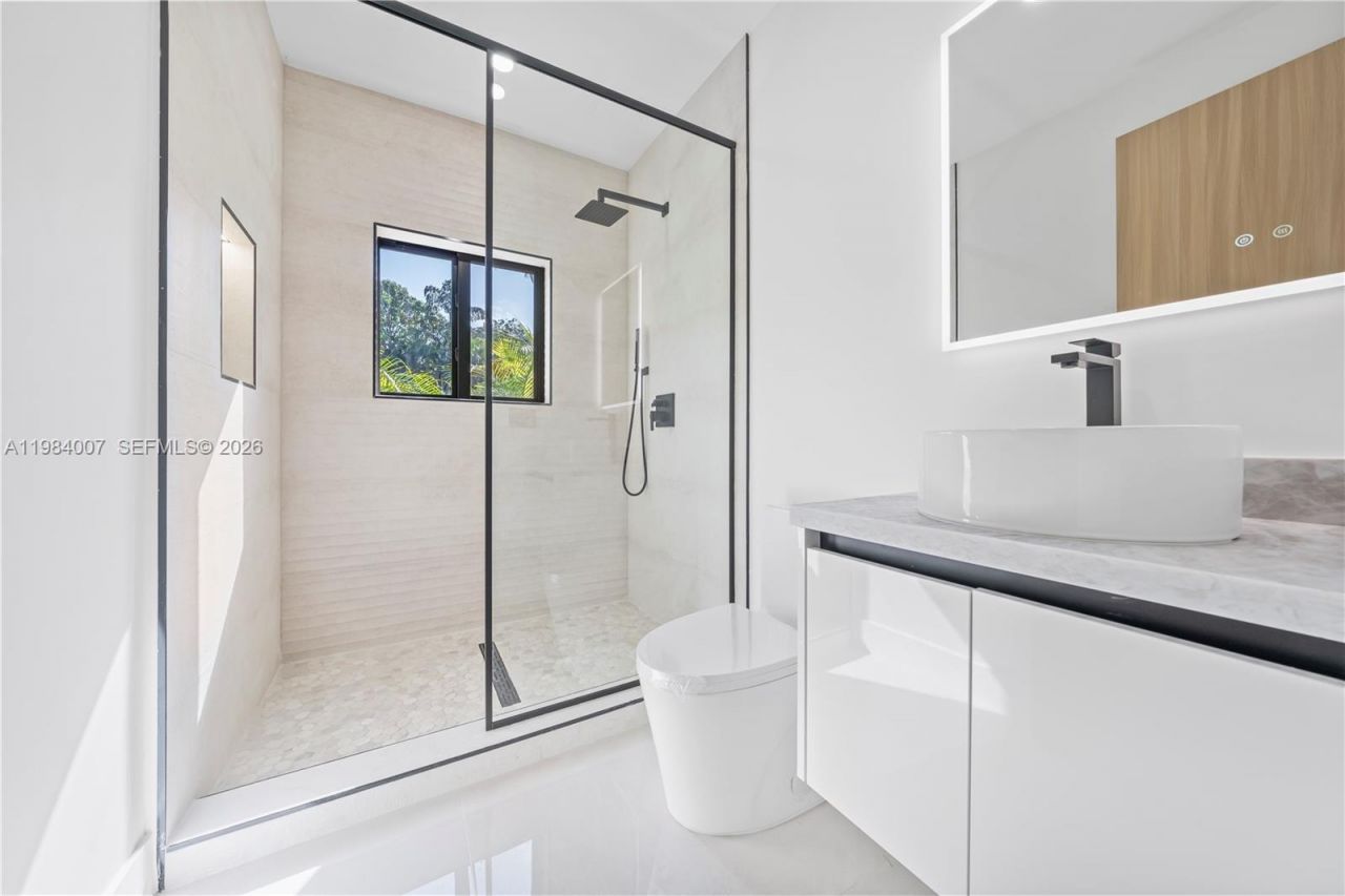 12335 Griffing Blvd, North Miami, FL 33161 Photo