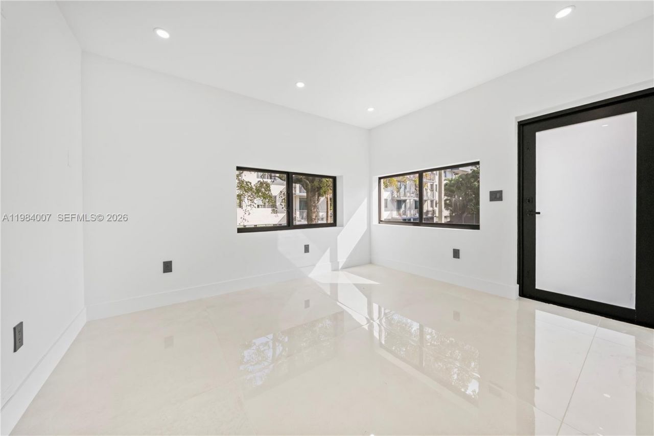 12335 Griffing Blvd, North Miami, FL 33161 Photo