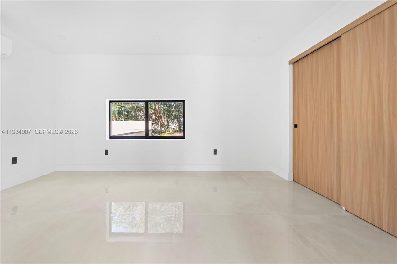 12335 Griffing Blvd, North Miami, FL 33161 Photo