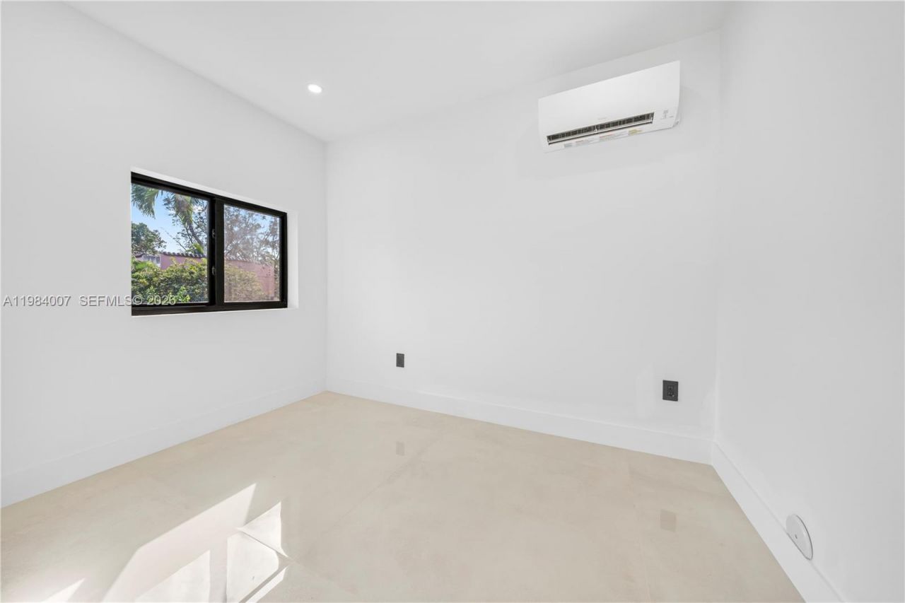 12335 Griffing Blvd, North Miami, FL 33161 Photo