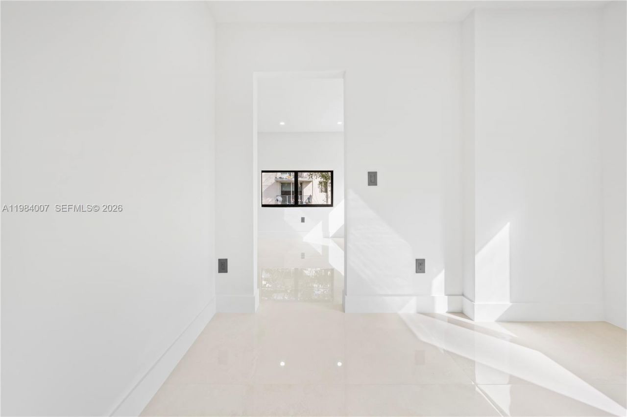 12335 Griffing Blvd, North Miami, FL 33161 Photo