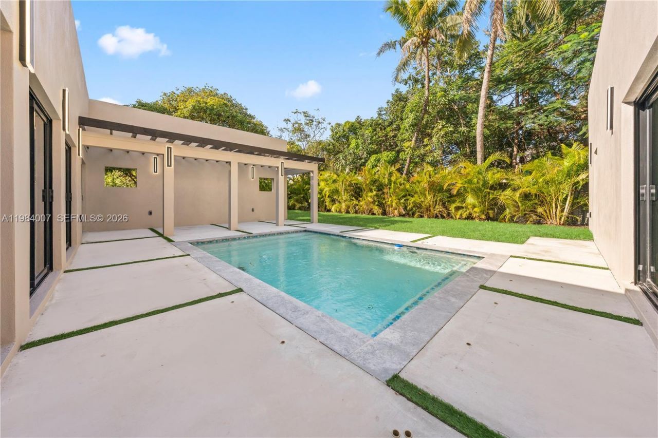 12335 Griffing Blvd , North Miami, FL 33161 Photo