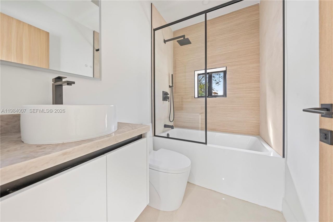 12335 Griffing Blvd, North Miami, FL 33161 Photo