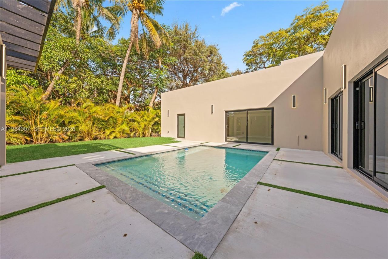 12335 Griffing Blvd, North Miami, FL 33161 Photo