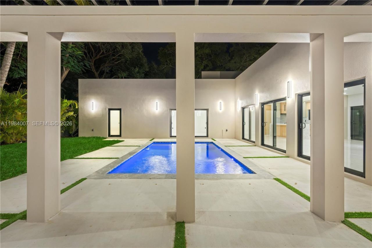 12335 Griffing Blvd, North Miami, FL 33161 Photo