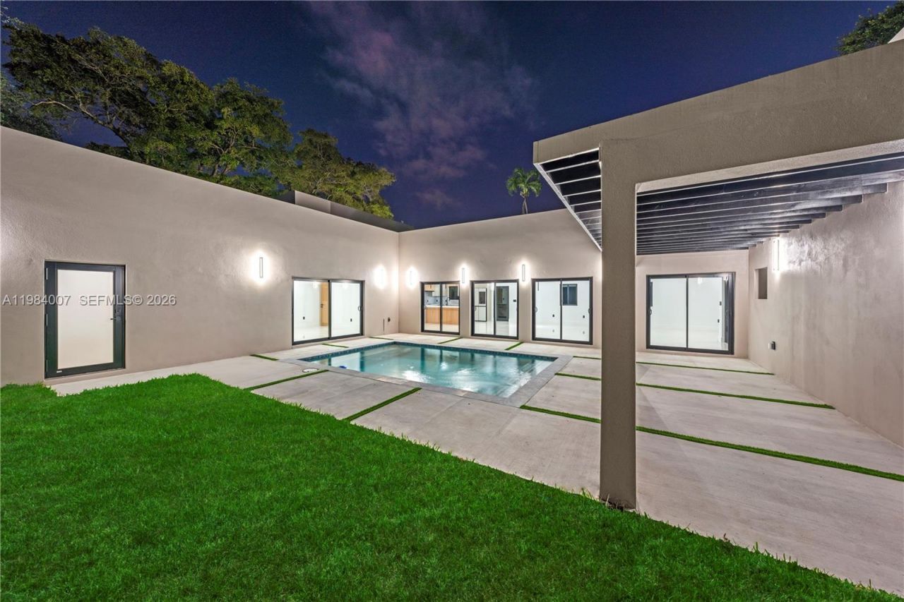 12335 Griffing Blvd, North Miami, FL 33161 Photo