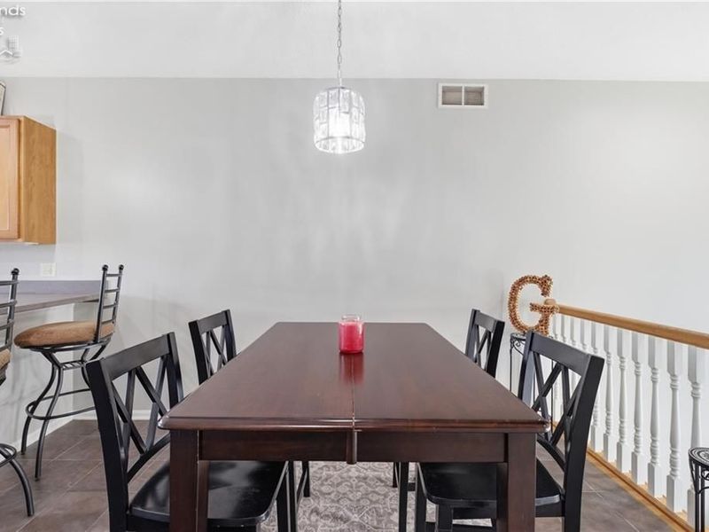 323 Arizona Avenue, Lorain, OH 44052 Photo 12