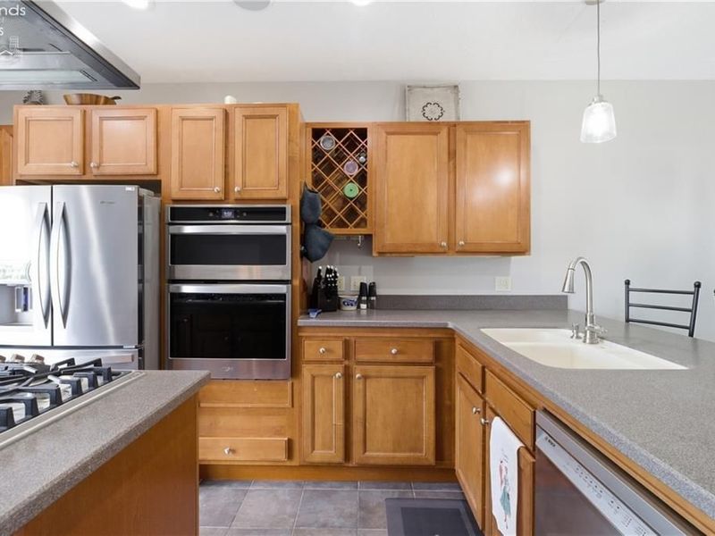 323 Arizona Avenue, Lorain, OH 44052 Photo 4