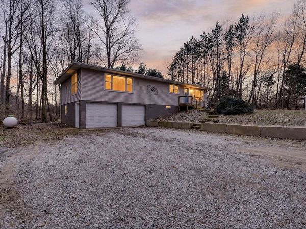 5169 Farr Road, Fruitport, MI 49415