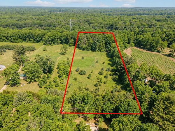 55126 24th Avenue, Bangor, MI 49013