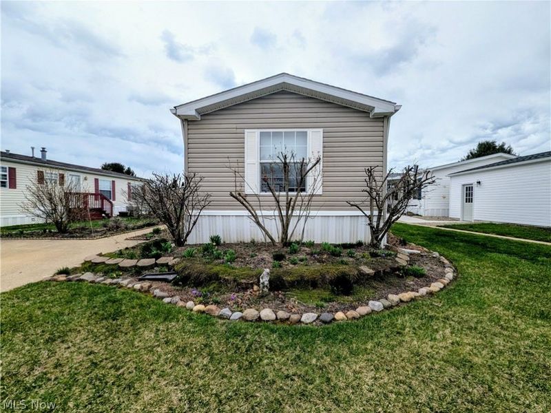 592 Sandtrap Circle, Painesville, OH 44077 Photo 10