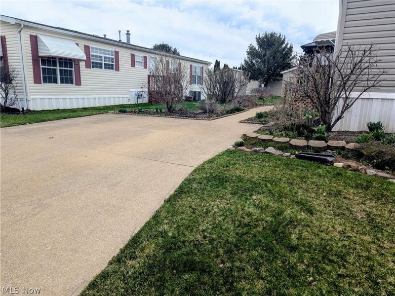 592 Sandtrap Circle, Painesville, OH 44077 Photo 11