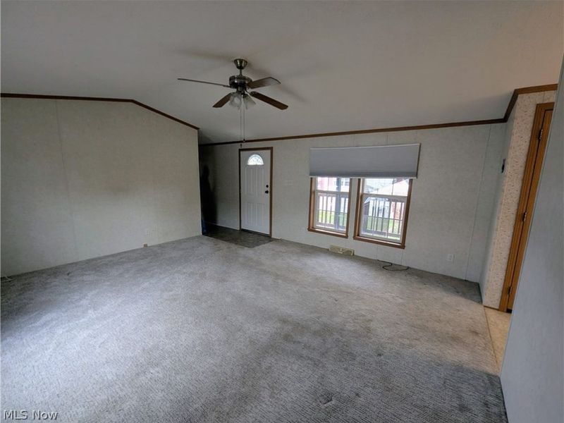 592 Sandtrap Circle, Painesville, OH 44077 Photo 12