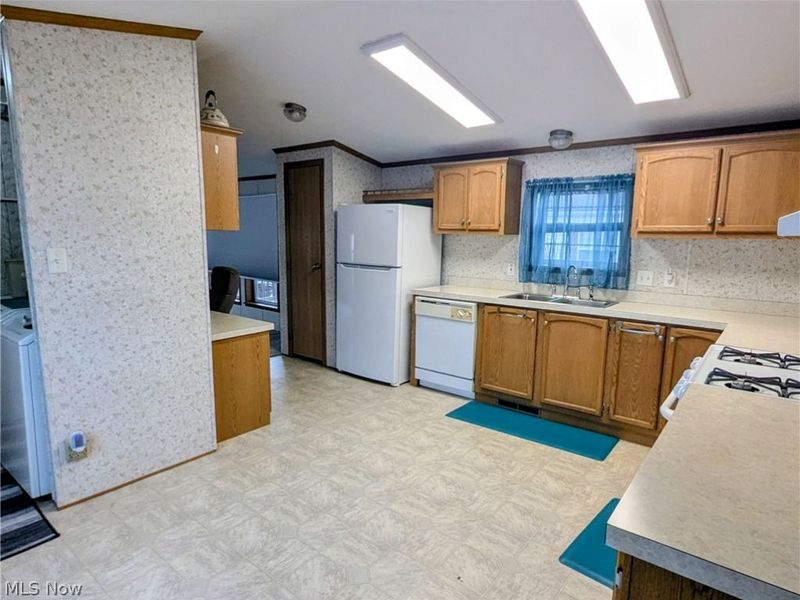 592 Sandtrap Circle, Painesville, OH 44077 Photo 17