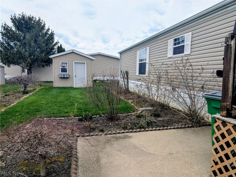 592 Sandtrap Circle, Painesville, OH 44077 Photo 4