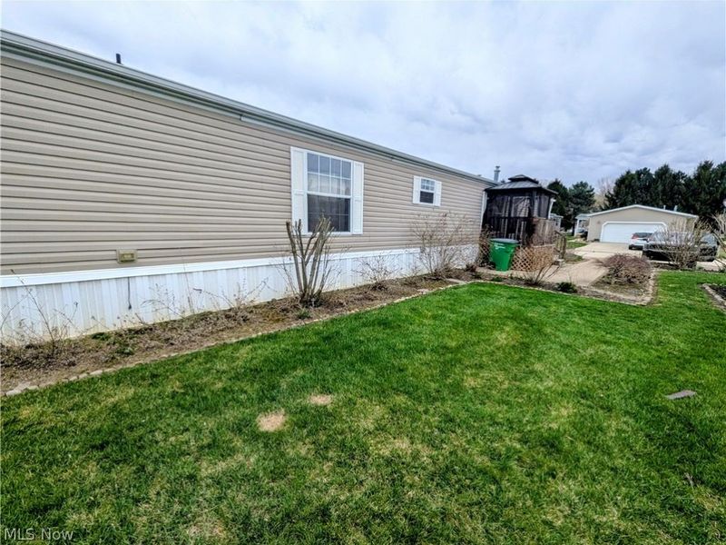 592 Sandtrap Circle, Painesville, OH 44077 Photo 6