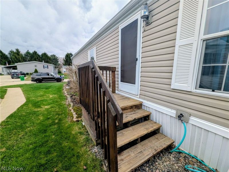 592 Sandtrap Circle, Painesville, OH 44077 Photo 8