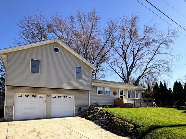 827 Eason Court, La Porte, IN 46350