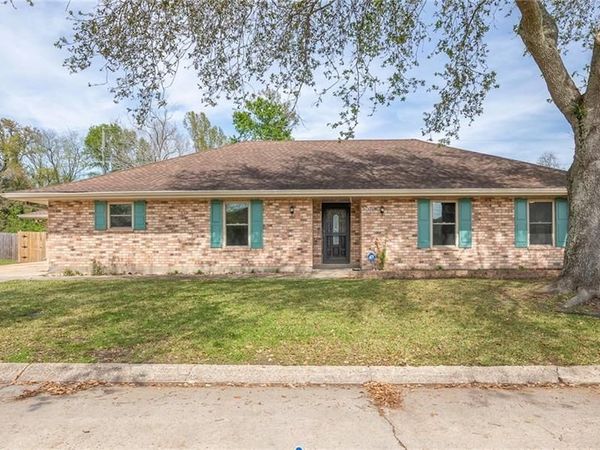 128 BELLE GROVE Drive , LaPlace, LA 70068