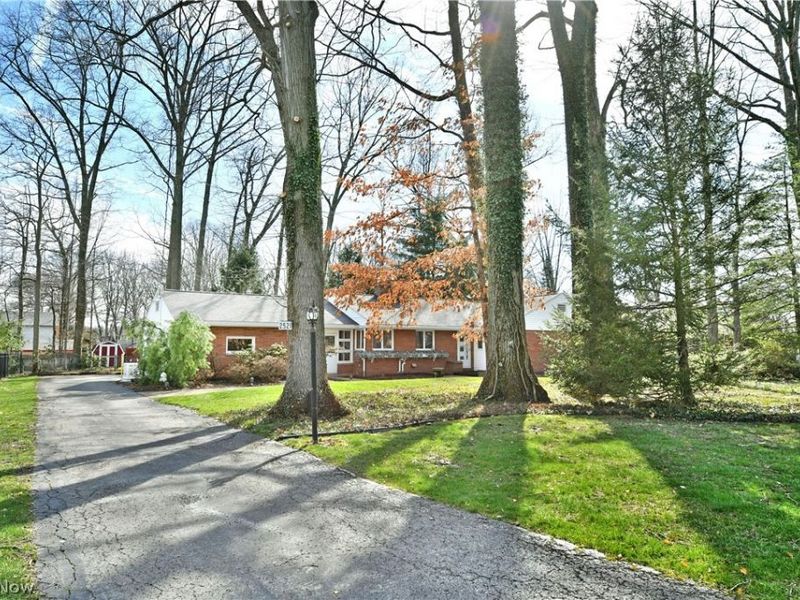 2521 Jennifer Drive, Poland, OH 44514 Photo 2